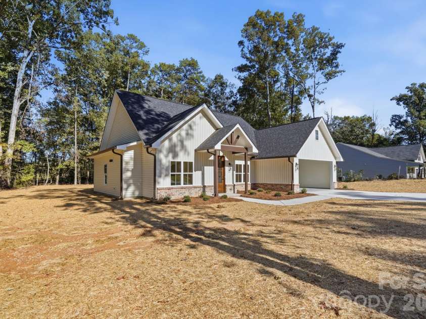 867 Sorrel Lane, Oakboro, NC 28129.  MLS# CAR4433115, YatesRealty ID 50045. 