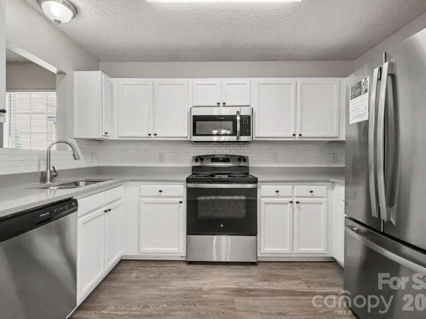 11207 Gold Pan Road, Charlotte, NC 28215.  MLS# CAR4422305, YatesRealty ID 50047. 