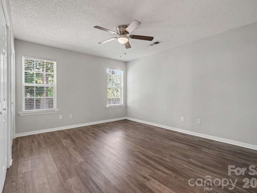 11207 Gold Pan Road, Charlotte, NC 28215.  MLS# CAR4422305, YatesRealty ID 50047. 