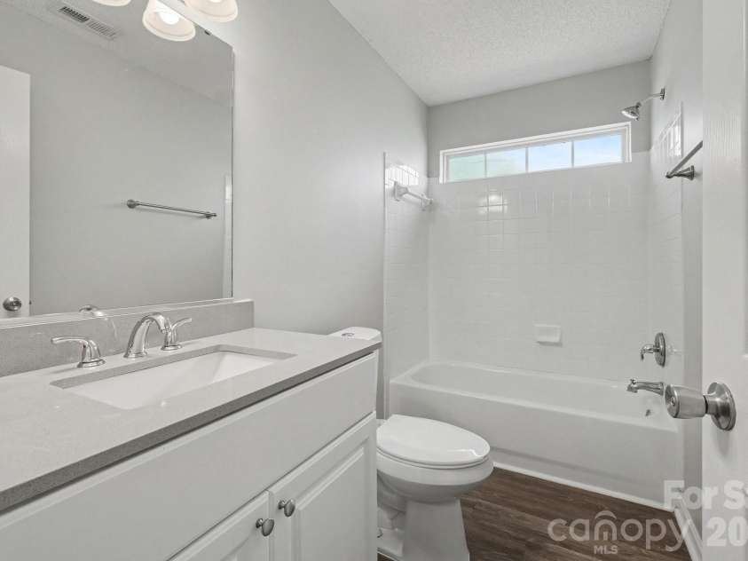 11207 Gold Pan Road, Charlotte, NC 28215.  MLS# CAR4422305, YatesRealty ID 50047. 