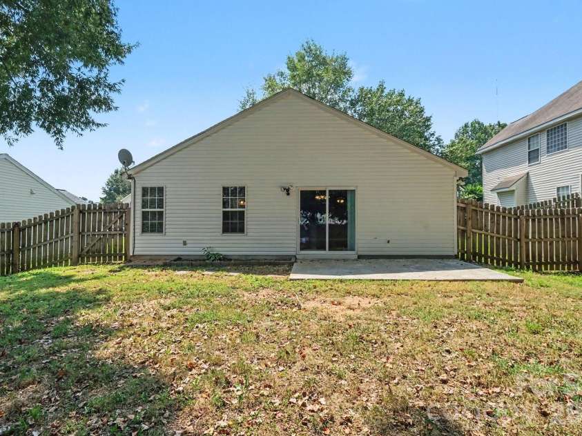 11207 Gold Pan Road, Charlotte, NC 28215.  MLS# CAR4422305, YatesRealty ID 50047. 