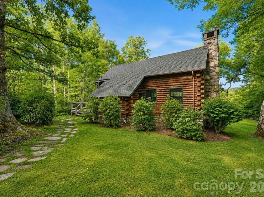 299 Sugar Vista Lane, Newland, NC 28657.  MLS# CAR4422071, YatesRealty ID 50049. 