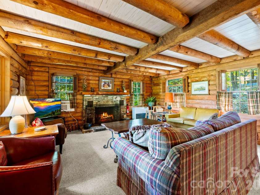 299 Sugar Vista Lane, Newland, NC 28657.  MLS# CAR4422071, YatesRealty ID 50049. 