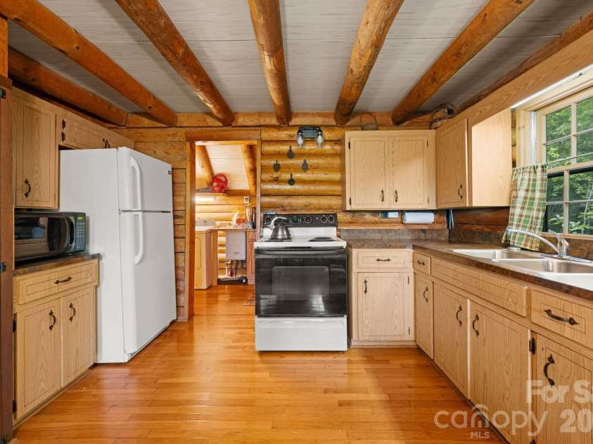 299 Sugar Vista Lane, Newland, NC 28657.  MLS# CAR4422071, YatesRealty ID 50049. 