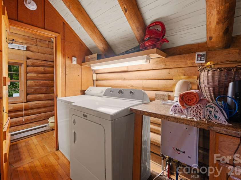 299 Sugar Vista Lane, Newland, NC 28657.  MLS# CAR4422071, YatesRealty ID 50049. 
