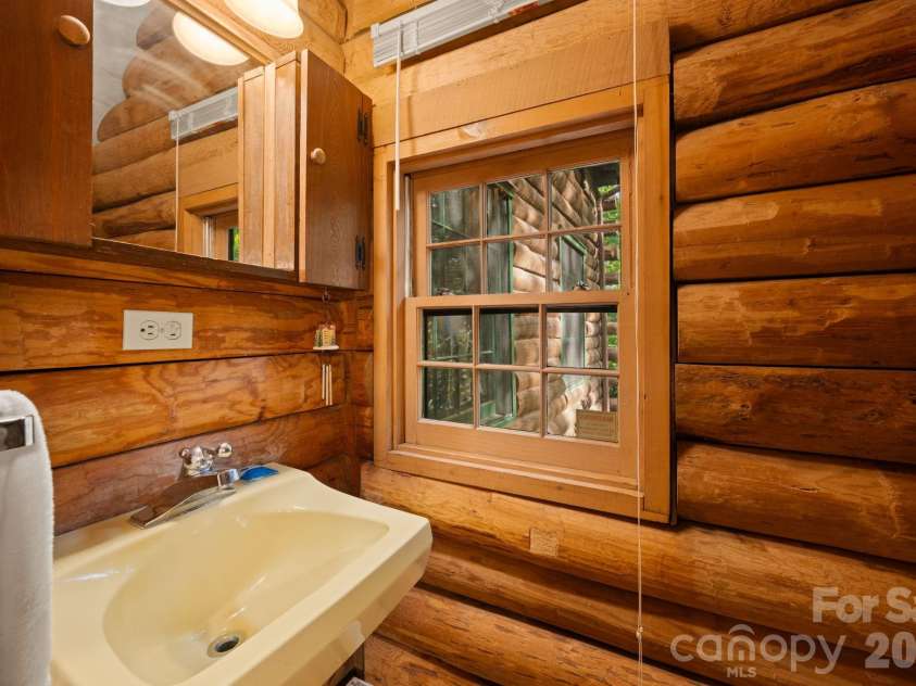 299 Sugar Vista Lane, Newland, NC 28657.  MLS# CAR4422071, YatesRealty ID 50049. 