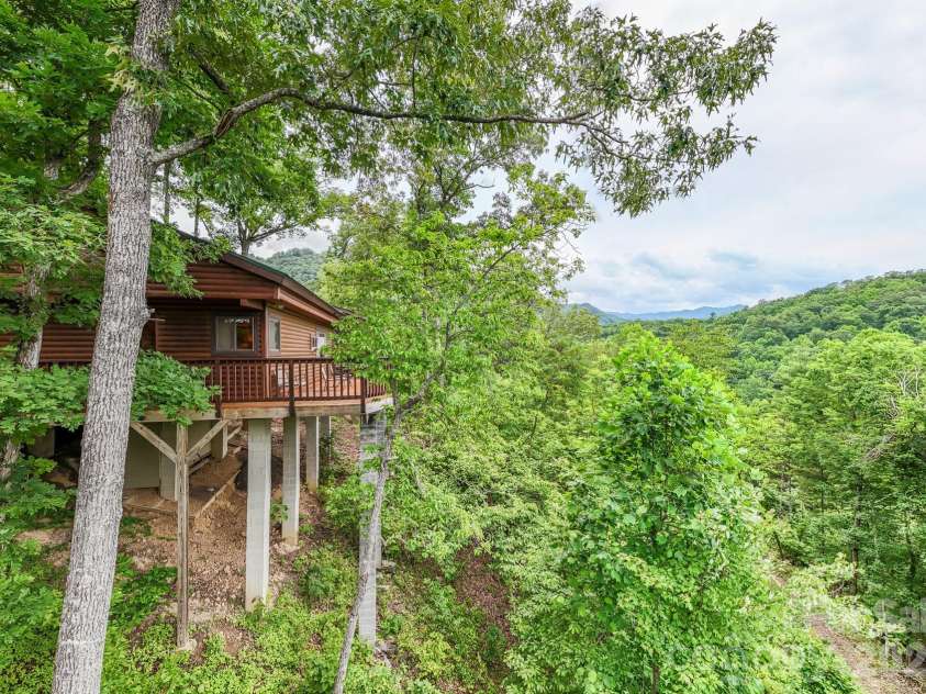 307 Blue Ridge Parkway, Bryson City, NC 28713.  MLS# CAR4359983, YatesRealty ID 5005. 