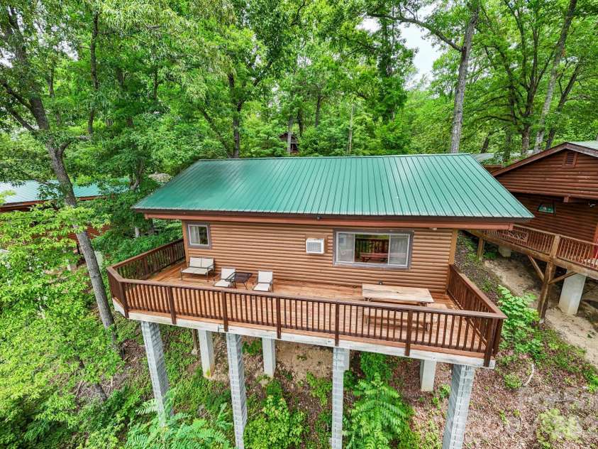 307 Blue Ridge Parkway, Bryson City, NC 28713.  MLS# CAR4359983, YatesRealty ID 5005. 
