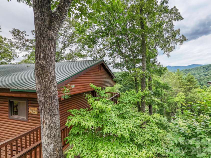 307 Blue Ridge Parkway, Bryson City, NC 28713.  MLS# CAR4359983, YatesRealty ID 5005. 