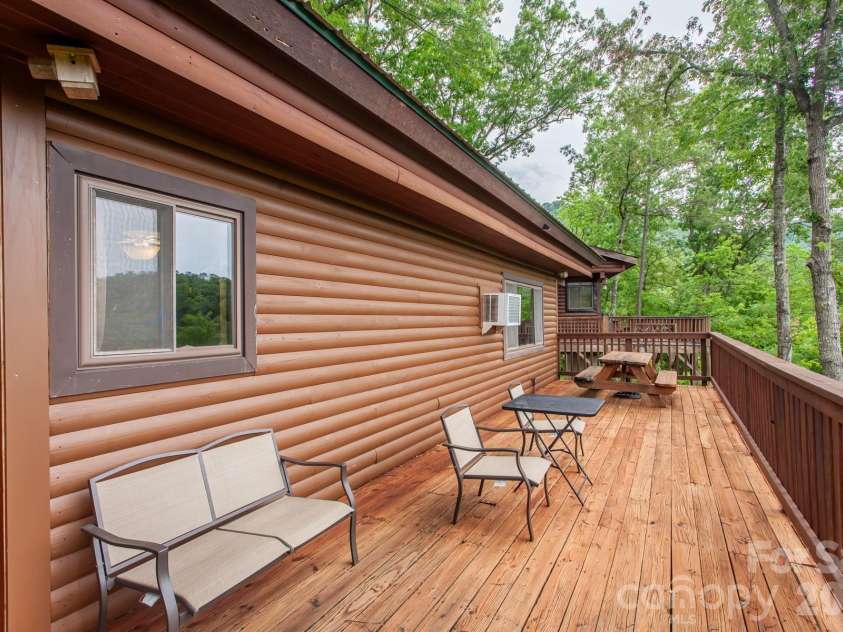 307 Blue Ridge Parkway, Bryson City, NC 28713.  MLS# CAR4359983, YatesRealty ID 5005. 
