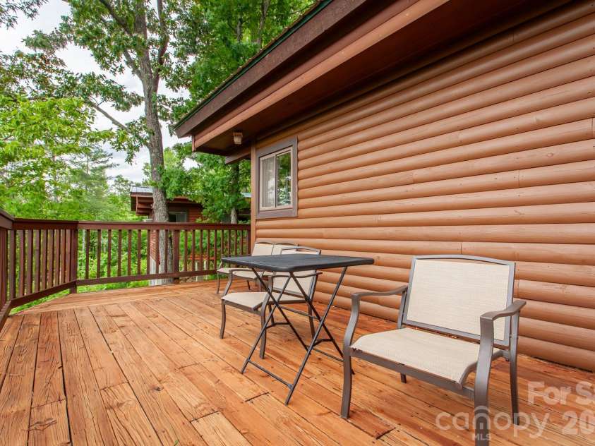 307 Blue Ridge Parkway, Bryson City, NC 28713.  MLS# CAR4359983, YatesRealty ID 5005. 