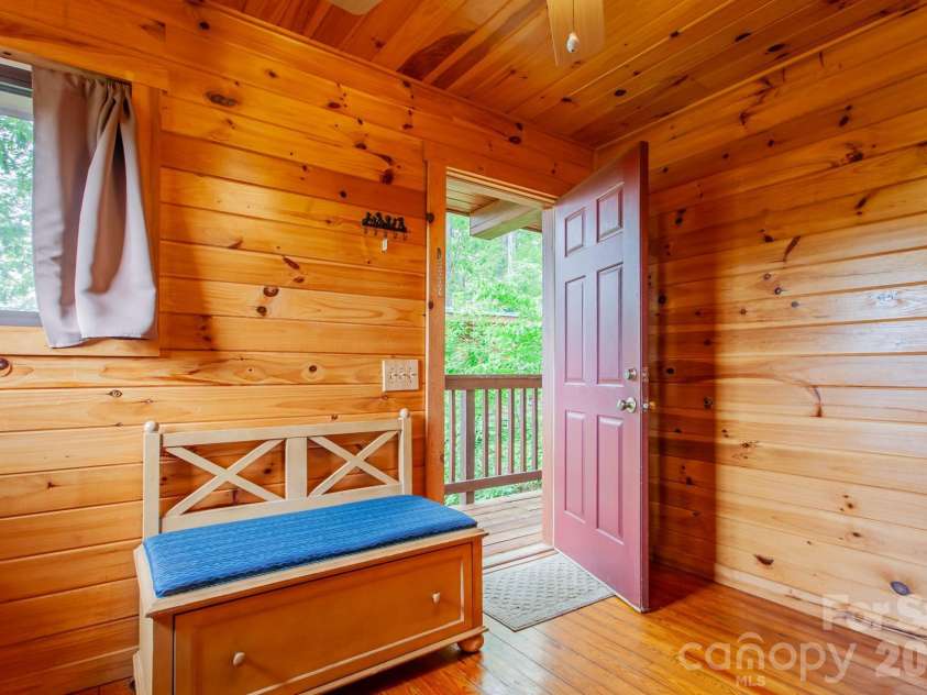 307 Blue Ridge Parkway, Bryson City, NC 28713.  MLS# CAR4359983, YatesRealty ID 5005. 