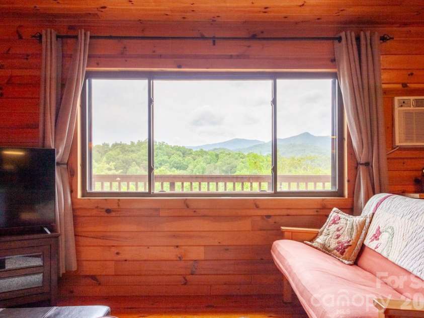 307 Blue Ridge Parkway, Bryson City, NC 28713.  MLS# CAR4359983, YatesRealty ID 5005. 