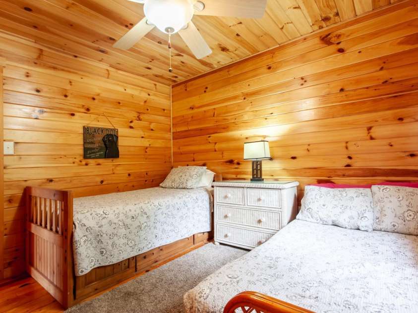 307 Blue Ridge Parkway, Bryson City, NC 28713.  MLS# CAR4359983, YatesRealty ID 5005. 