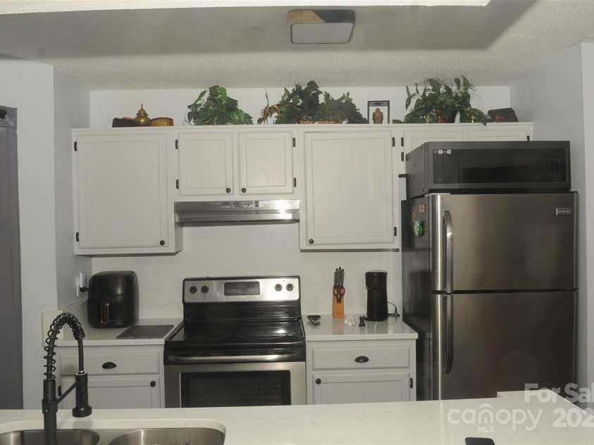 8149 Cedar Glen Drive, Charlotte, NC 28212.  MLS# CAR4231952, YatesRealty ID 5005. 