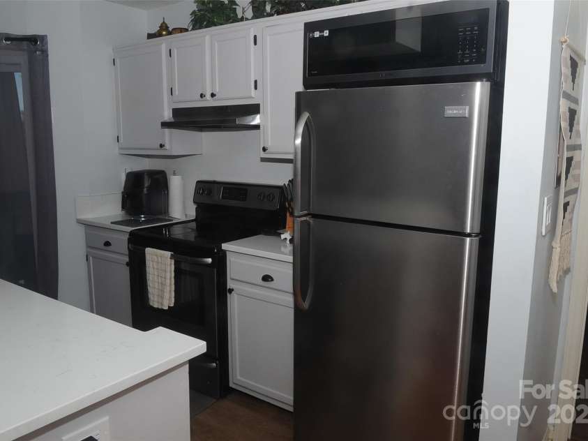 8149 Cedar Glen Drive, Charlotte, NC 28212.  MLS# CAR4231952, YatesRealty ID 5005. 