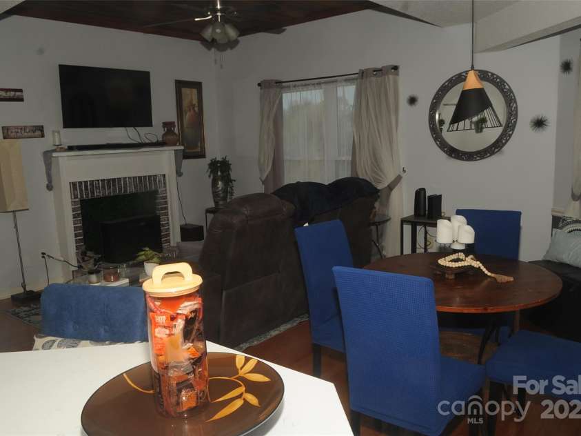 8149 Cedar Glen Drive, Charlotte, NC 28212.  MLS# CAR4231952, YatesRealty ID 5005. 