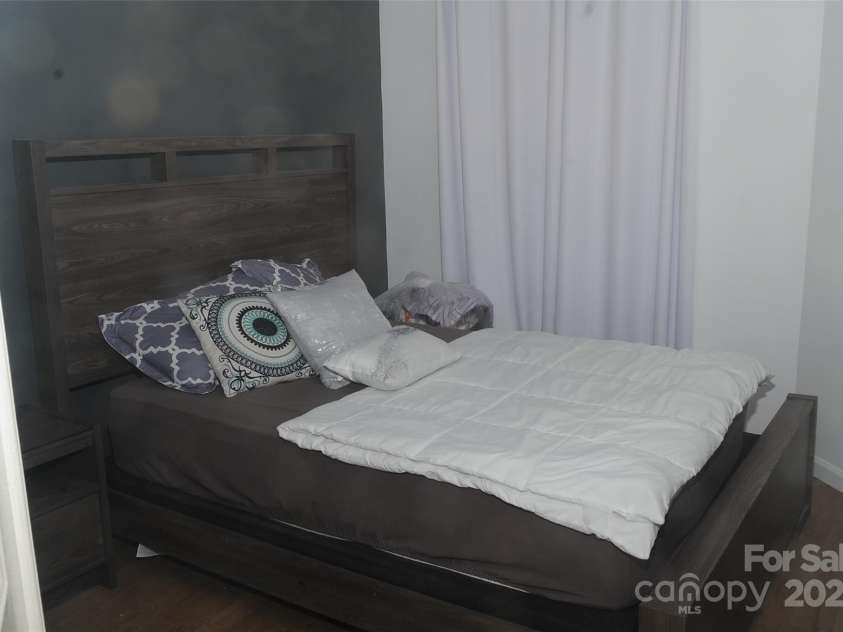 8149 Cedar Glen Drive, Charlotte, NC 28212.  MLS# CAR4231952, YatesRealty ID 5005. 