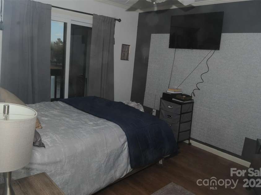 8149 Cedar Glen Drive, Charlotte, NC 28212.  MLS# CAR4231952, YatesRealty ID 5005. 