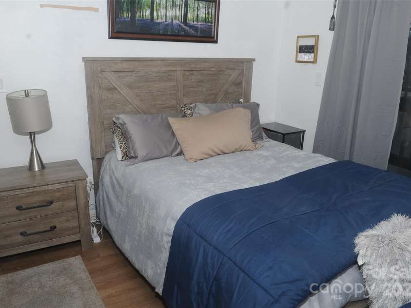 8149 Cedar Glen Drive, Charlotte, NC 28212.  MLS# CAR4231952, YatesRealty ID 5005. 