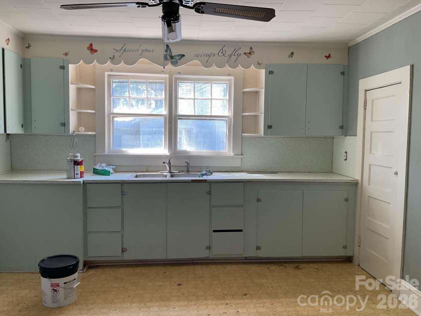 1311 Dekalb Street, Shelby, NC 28152.  MLS# CAR4423613, YatesRealty ID 50056. Kitchen