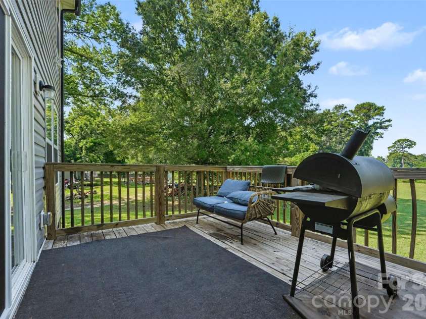 815 Sunset Drive, Salisbury, NC 28147.  MLS# CAR4423286, YatesRealty ID 50057. 