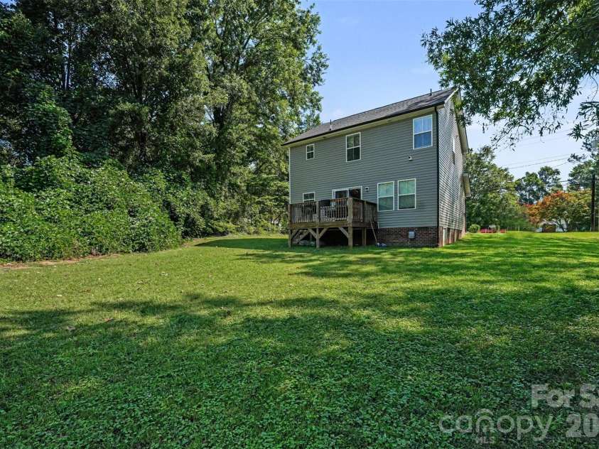 815 Sunset Drive, Salisbury, NC 28147.  MLS# CAR4423286, YatesRealty ID 50057. 