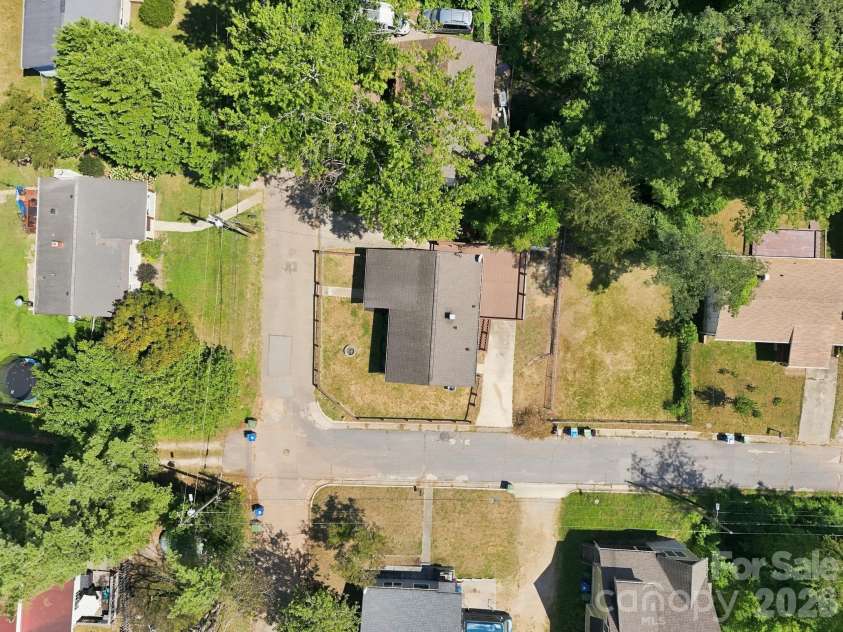 14 Indiana Avenue, Asheville, NC 28806.  MLS# CAR4401394, YatesRealty ID 50059. 