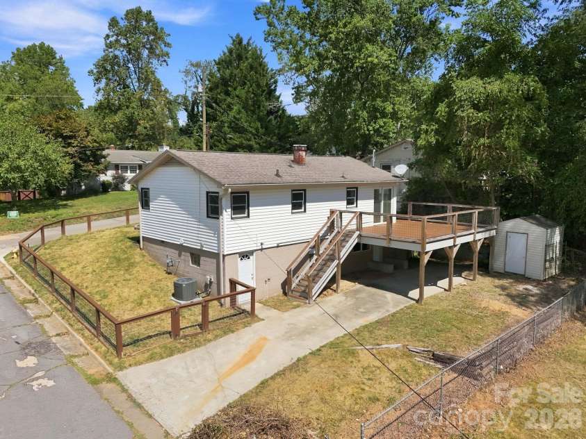 14 Indiana Avenue, Asheville, NC 28806.  MLS# CAR4401394, YatesRealty ID 50059. 