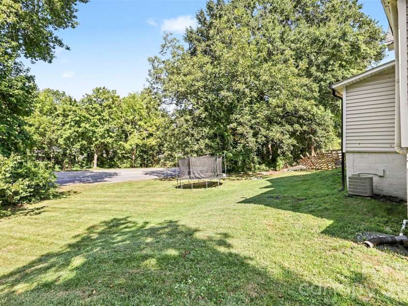 1104 7th Avenue, Gastonia, NC 28052.  MLS# CAR4422996, YatesRealty ID 50064. 