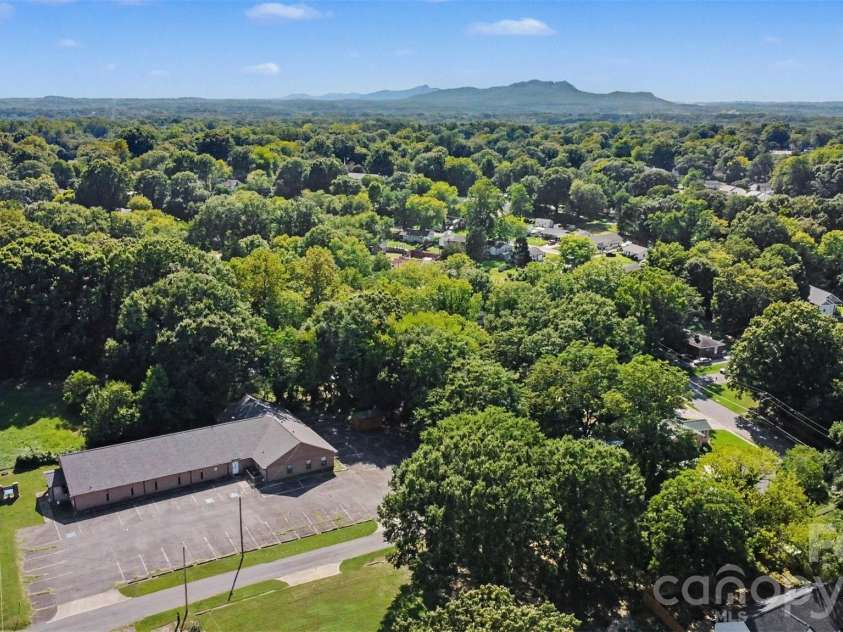 1104 7th Avenue, Gastonia, NC 28052.  MLS# CAR4422996, YatesRealty ID 50064. 