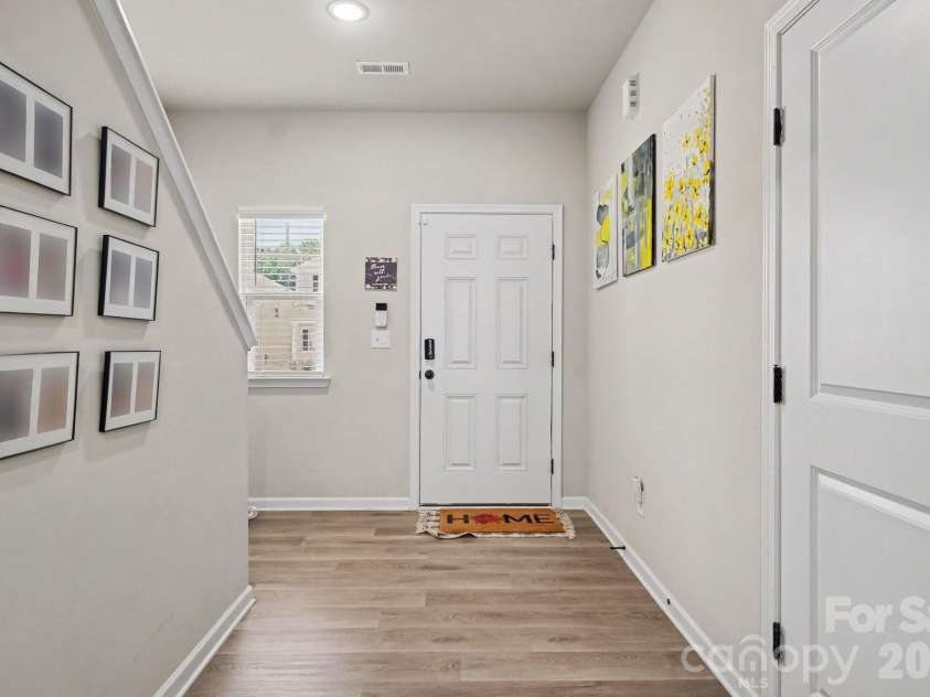 5211 Belstone Lane, Charlotte, NC 28215.  MLS# CAR4422986, YatesRealty ID 50066. 