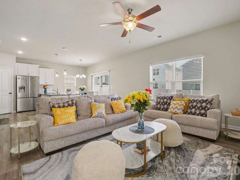 5211 Belstone Lane, Charlotte, NC 28215.  MLS# CAR4422986, YatesRealty ID 50066. 