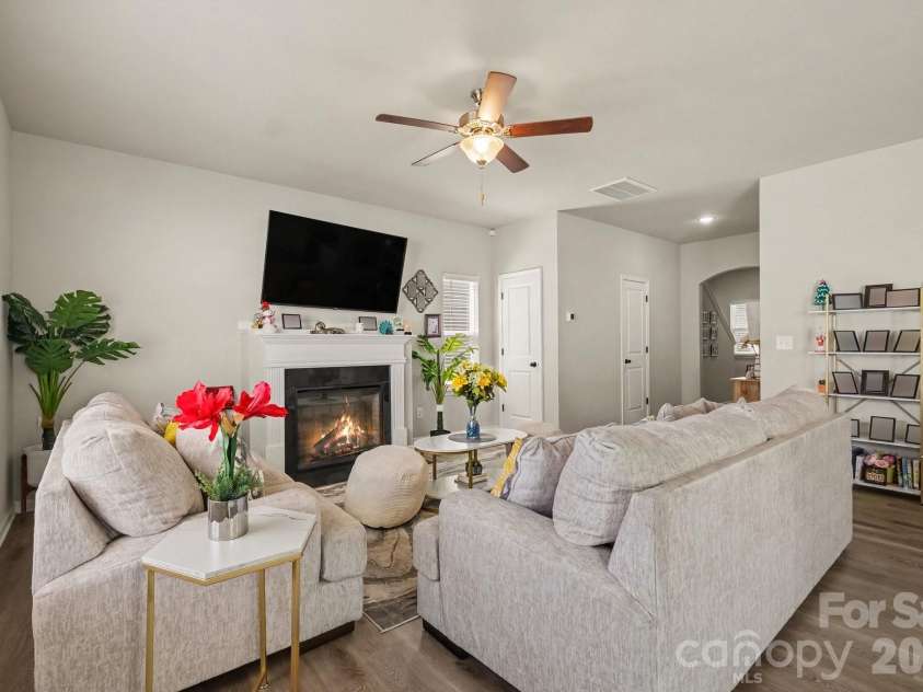5211 Belstone Lane, Charlotte, NC 28215.  MLS# CAR4422986, YatesRealty ID 50066. 