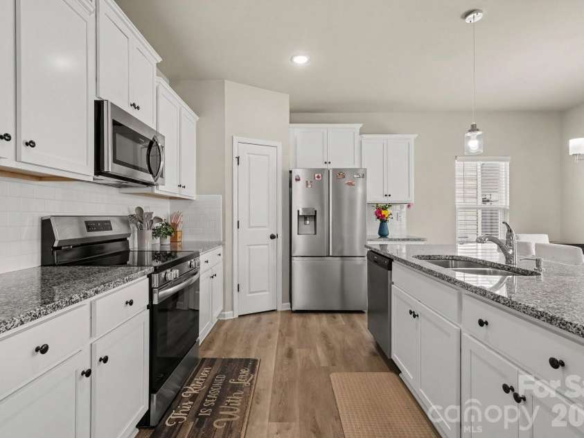 5211 Belstone Lane, Charlotte, NC 28215.  MLS# CAR4422986, YatesRealty ID 50066. 