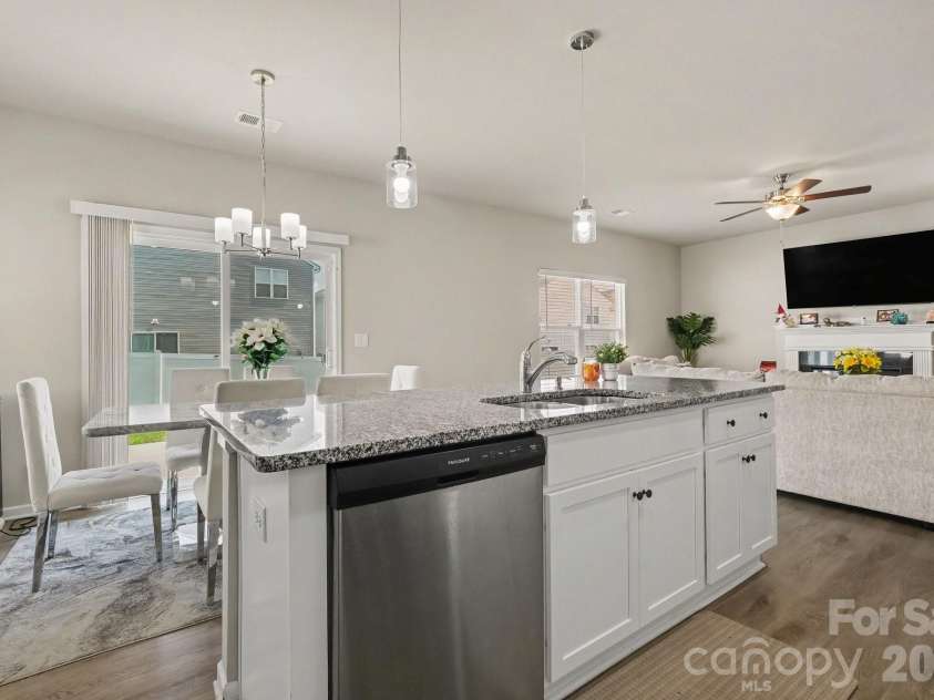 5211 Belstone Lane, Charlotte, NC 28215.  MLS# CAR4422986, YatesRealty ID 50066. 
