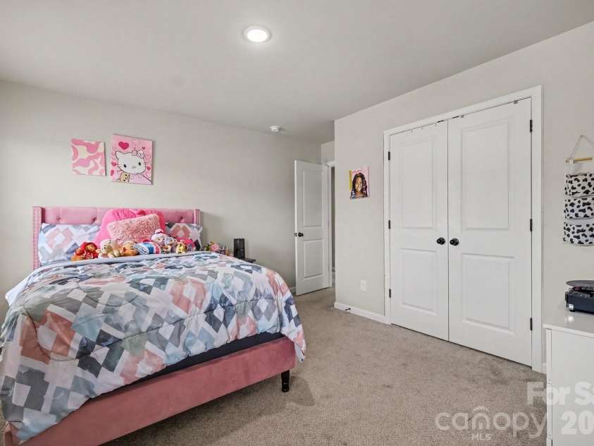5211 Belstone Lane, Charlotte, NC 28215.  MLS# CAR4422986, YatesRealty ID 50066. 