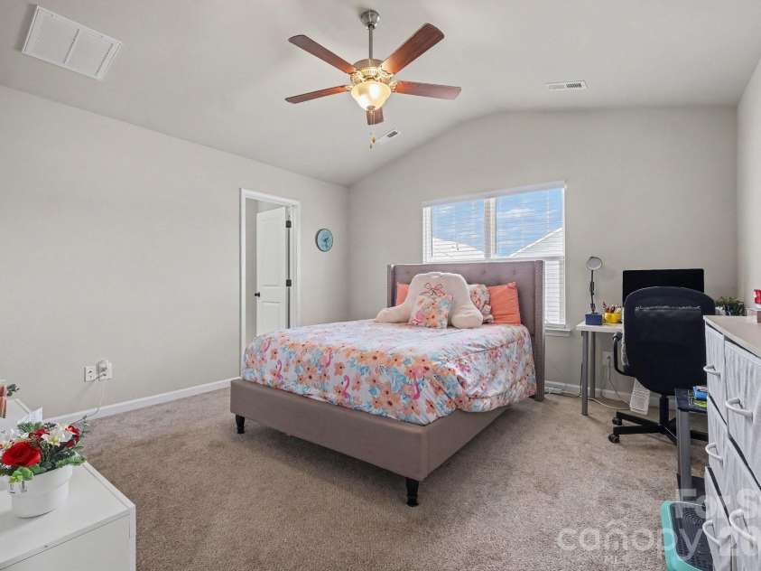 5211 Belstone Lane, Charlotte, NC 28215.  MLS# CAR4422986, YatesRealty ID 50066. 