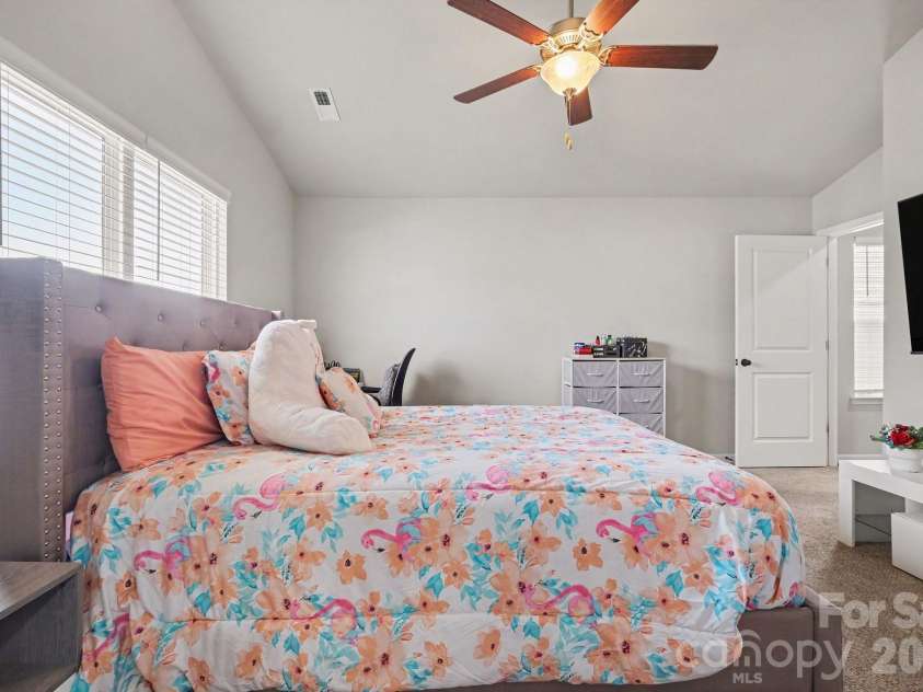 5211 Belstone Lane, Charlotte, NC 28215.  MLS# CAR4422986, YatesRealty ID 50066. 