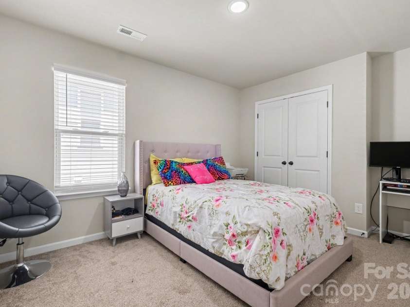 5211 Belstone Lane, Charlotte, NC 28215.  MLS# CAR4422986, YatesRealty ID 50066. 