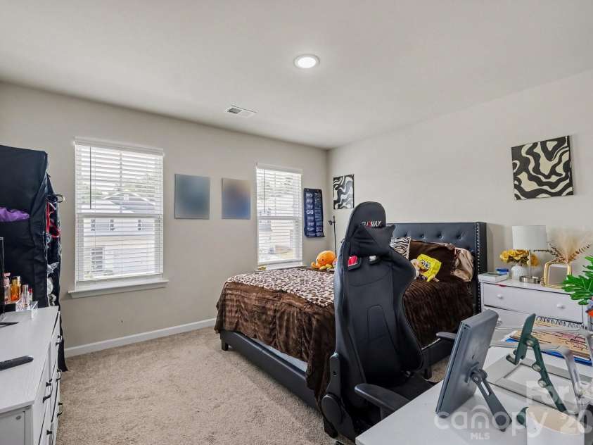 5211 Belstone Lane, Charlotte, NC 28215.  MLS# CAR4422986, YatesRealty ID 50066. 