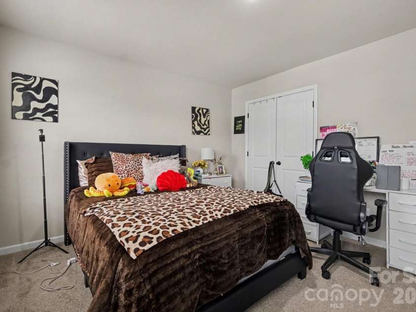 5211 Belstone Lane, Charlotte, NC 28215.  MLS# CAR4422986, YatesRealty ID 50066. 