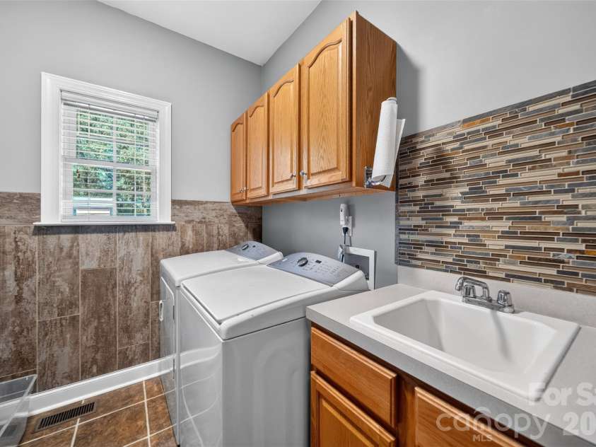 4043 Thompson Road, Lancaster, SC 29720.  MLS# CAR4423460, YatesRealty ID 50067. 