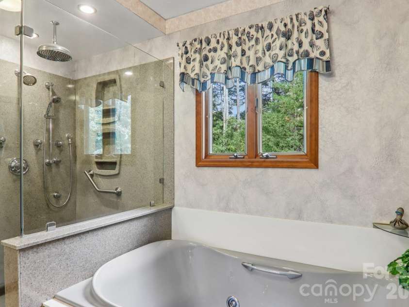 212 Rocky Meadow Lane, Etowah, NC 28729.  MLS# CAR4422905, YatesRealty ID 50071. 