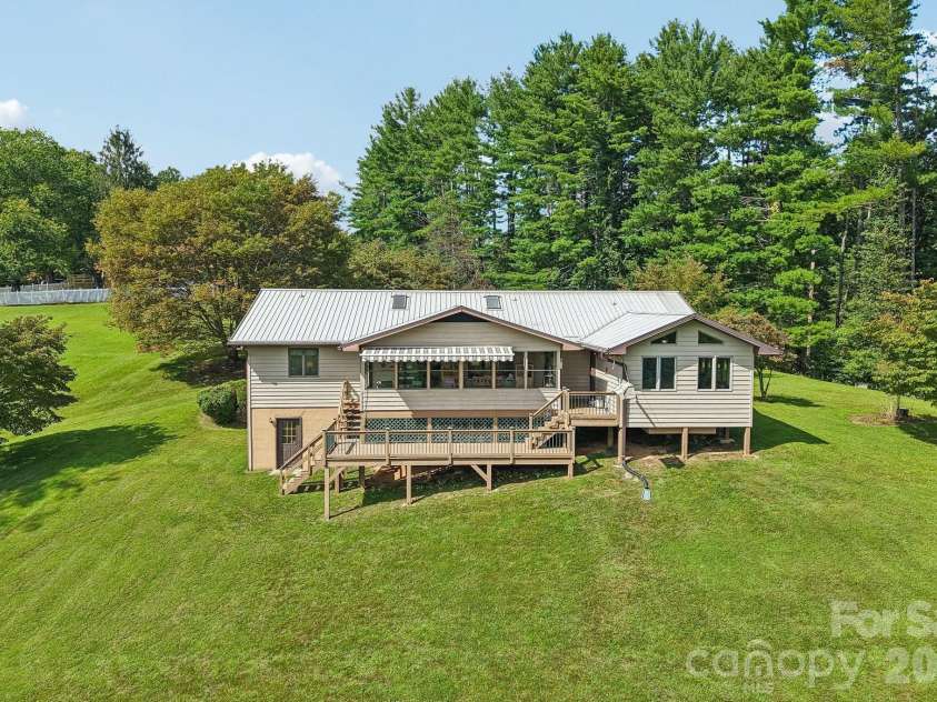 212 Rocky Meadow Lane, Etowah, NC 28729.  MLS# CAR4422905, YatesRealty ID 50071. 
