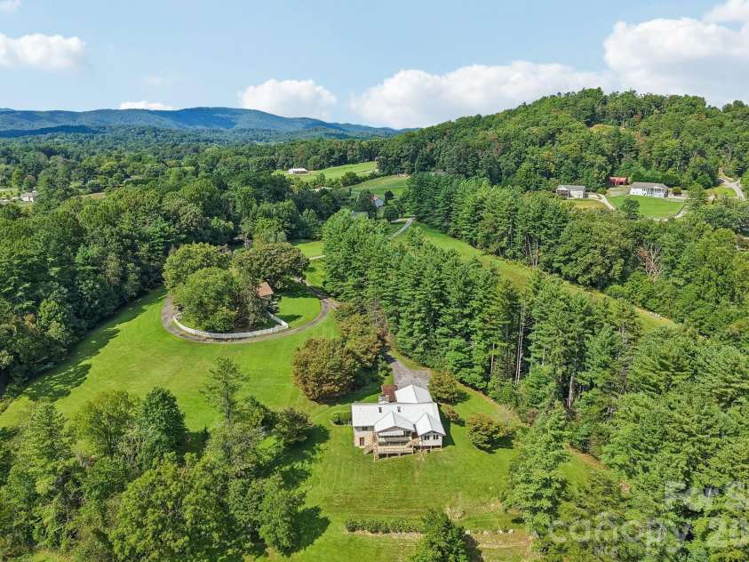 212 Rocky Meadow Lane, Etowah, NC 28729.  MLS# CAR4422905, YatesRealty ID 50071. 