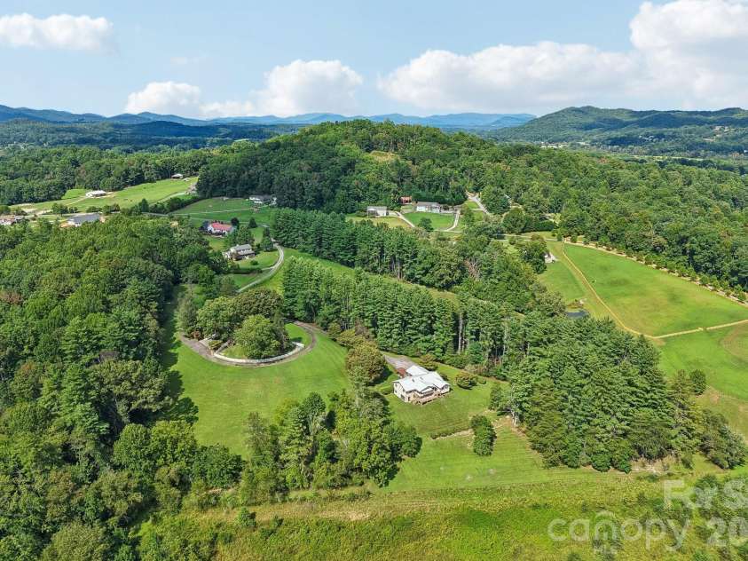 212 Rocky Meadow Lane, Etowah, NC 28729.  MLS# CAR4422905, YatesRealty ID 50071. 