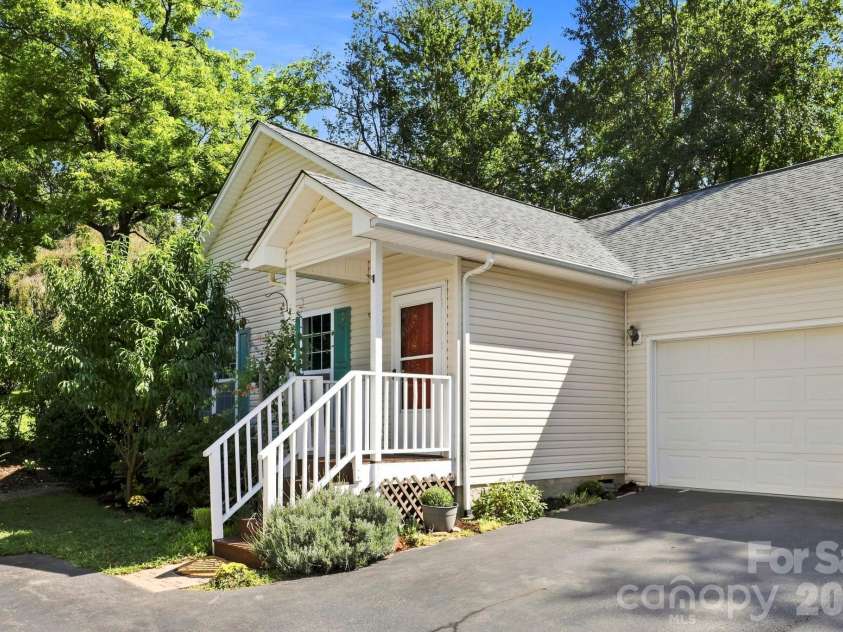 8A Bent Grass Court, Black Mountain, NC 28711.  MLS# CAR4422904, YatesRealty ID 50072. 