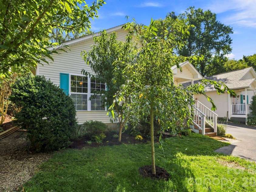 8A Bent Grass Court, Black Mountain, NC 28711.  MLS# CAR4422904, YatesRealty ID 50072. 
