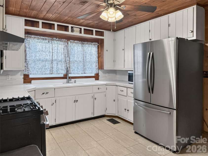683 McDaniel Road, Lake Lure, NC 28746.  MLS# CAR4422885, YatesRealty ID 50074. Kitchen